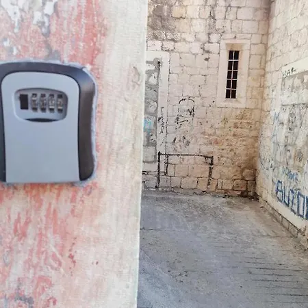 Mihaela Centre * Split