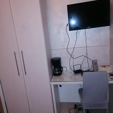 Mihaela Centre Split