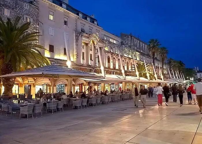 Mihaela Centre דירה *